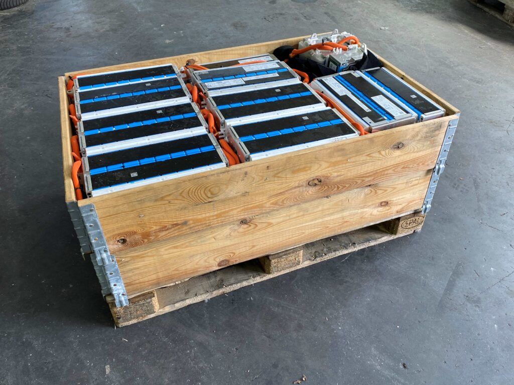 PRIOREC_HV-Batterie-Module entladen zerlegt in Box PRIOREC_HV-Batterie-Module entladen zerlegt in Box